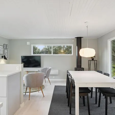Holiday home Lovely In With Kitchen Farvang