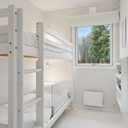 Vakantiehuis Gorgeous In With Wifi Fårvang